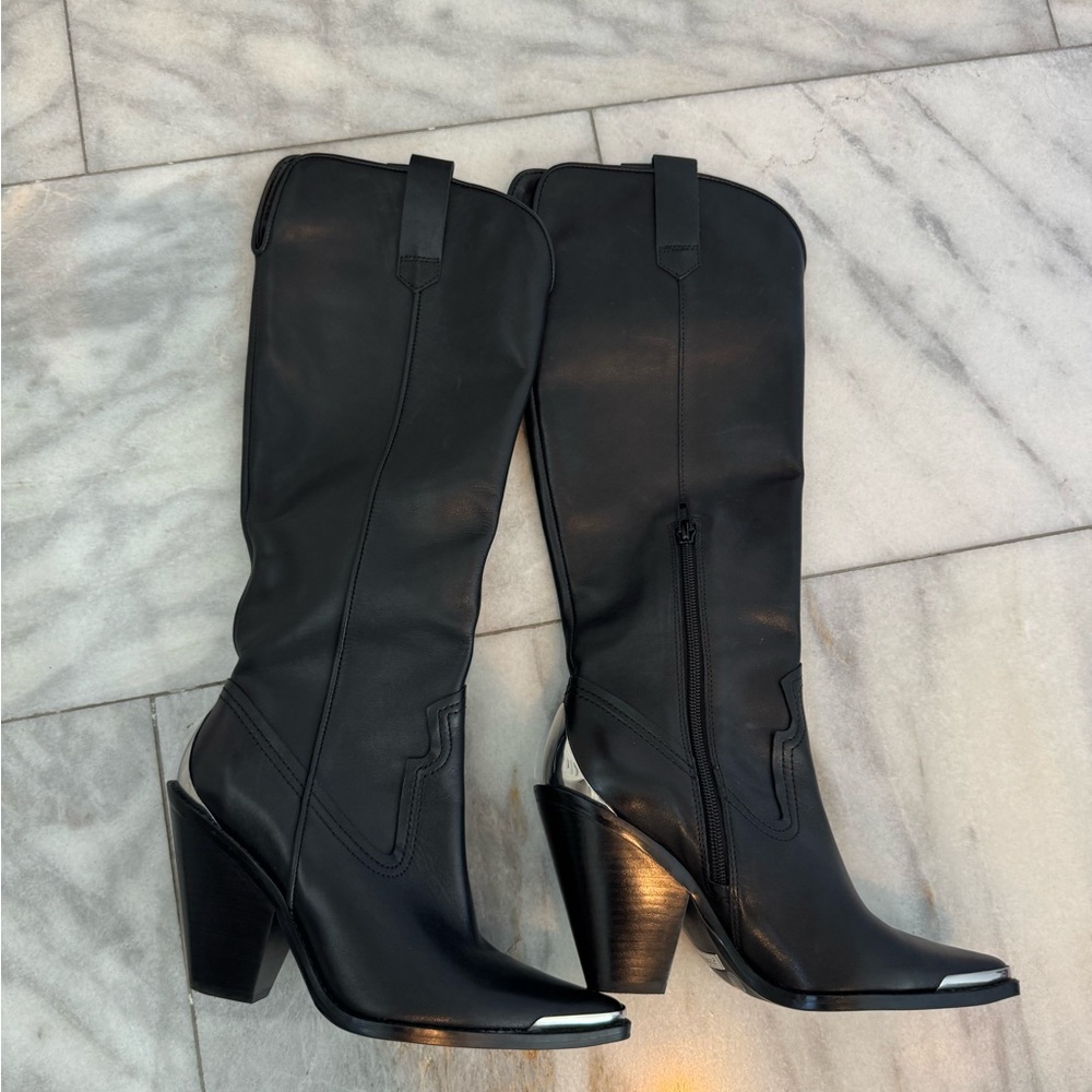 Knee high leather boots! Worn Once